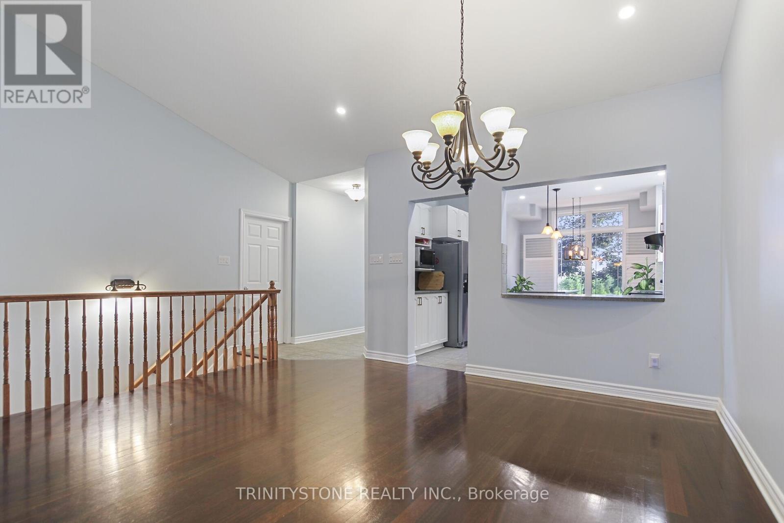 Photo 10 of 422 Statewood Drive, Ottawa ON
