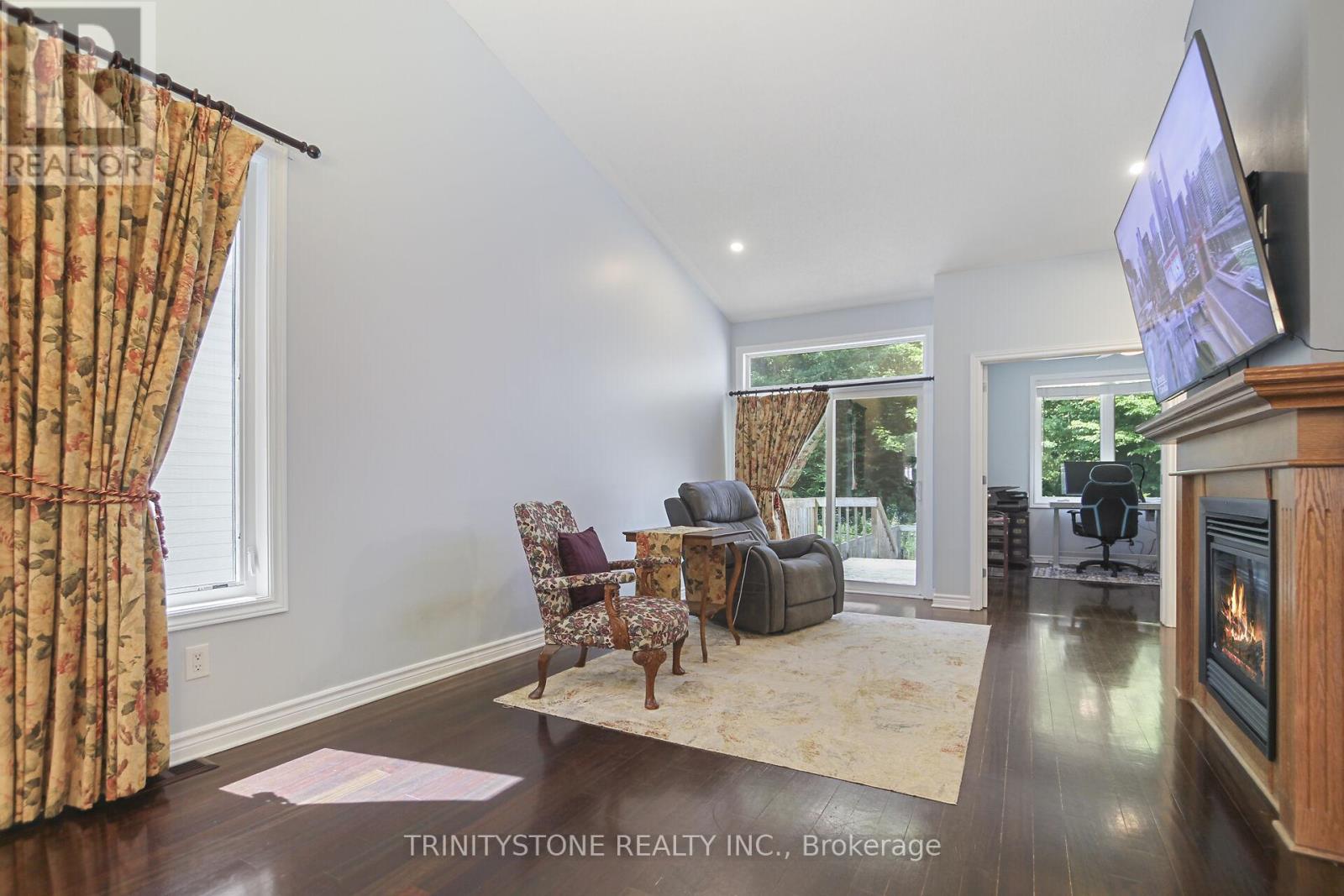 Photo 2 of 422 Statewood Drive, Ottawa ON