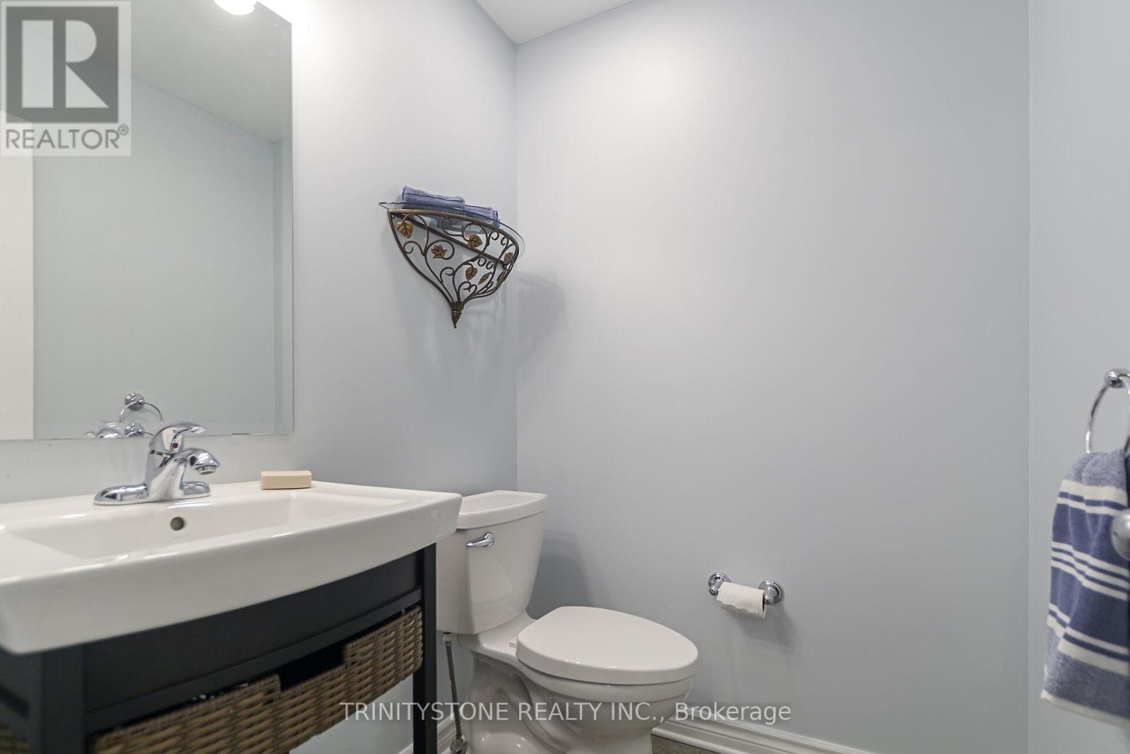 Photo 4 of 422 Statewood Drive, Ottawa ON
