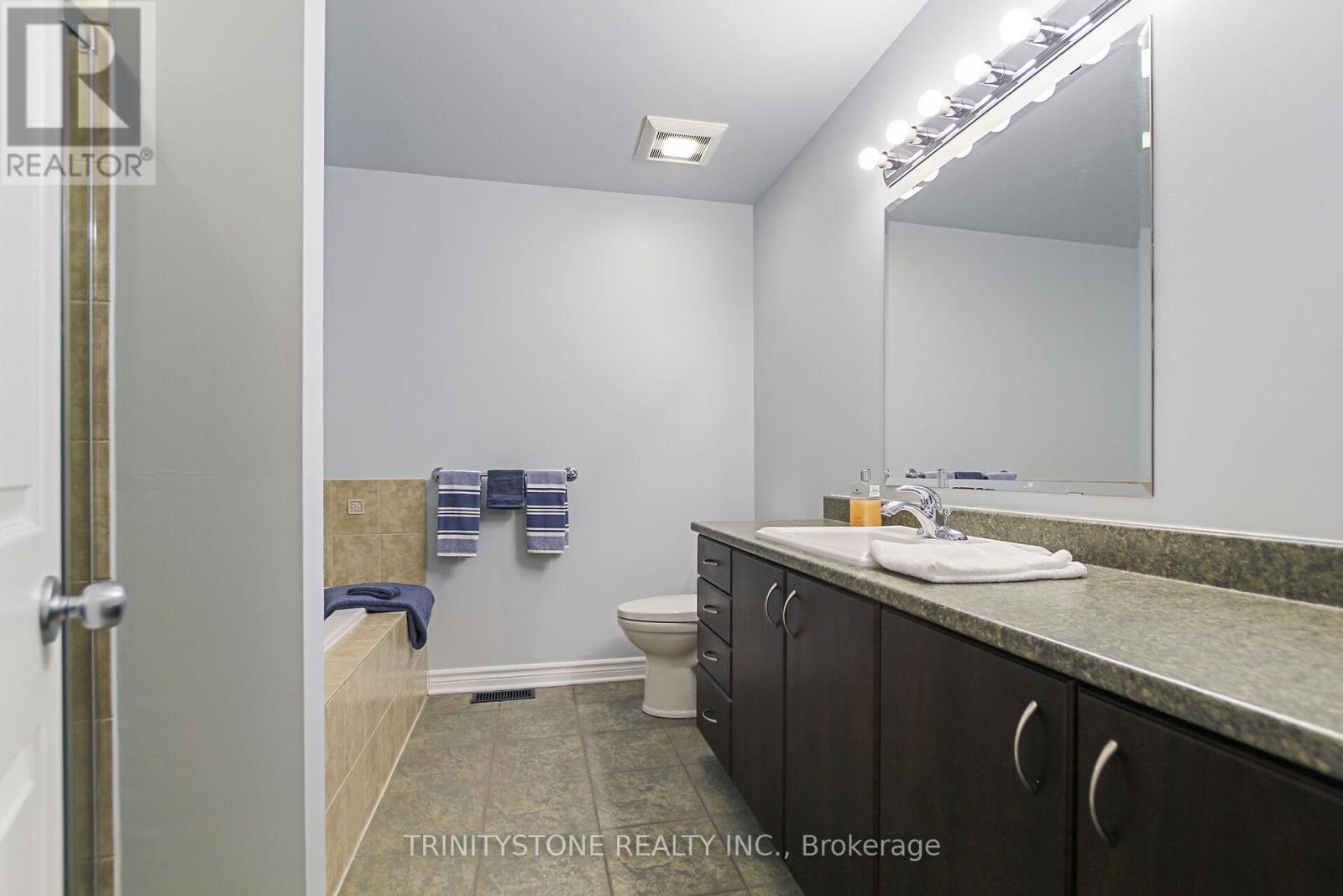 Photo 36 of 422 Statewood Drive, Ottawa ON