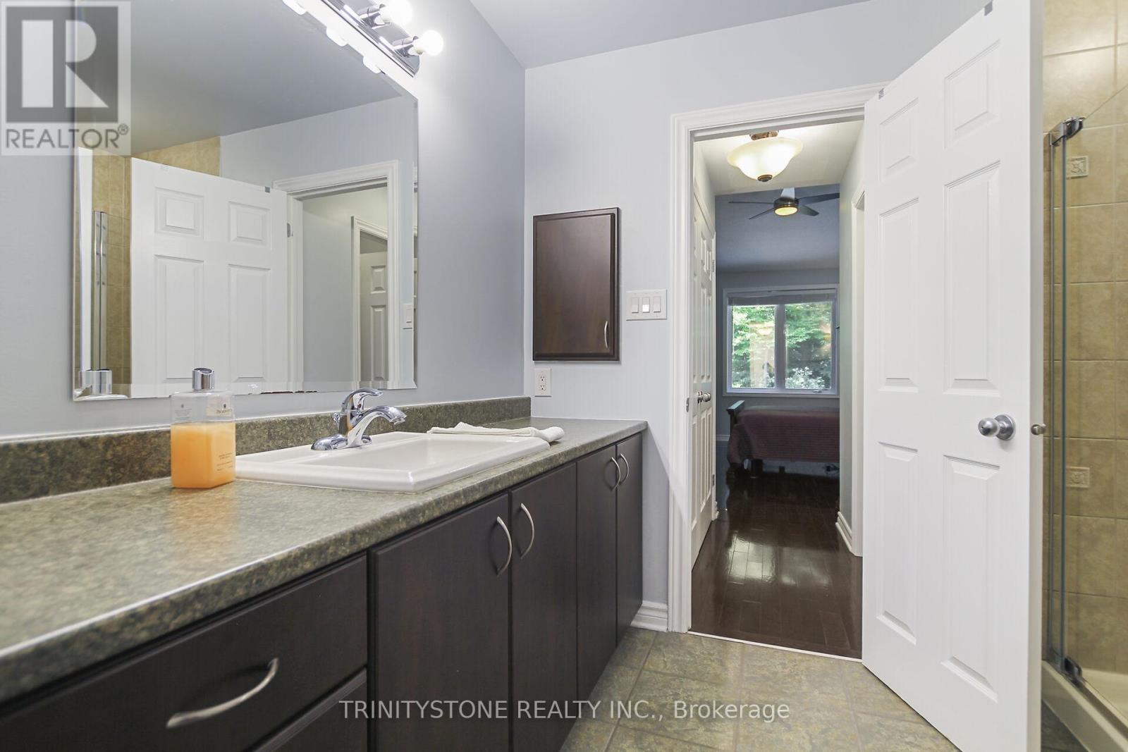 Photo 31 of 422 Statewood Drive, Ottawa ON