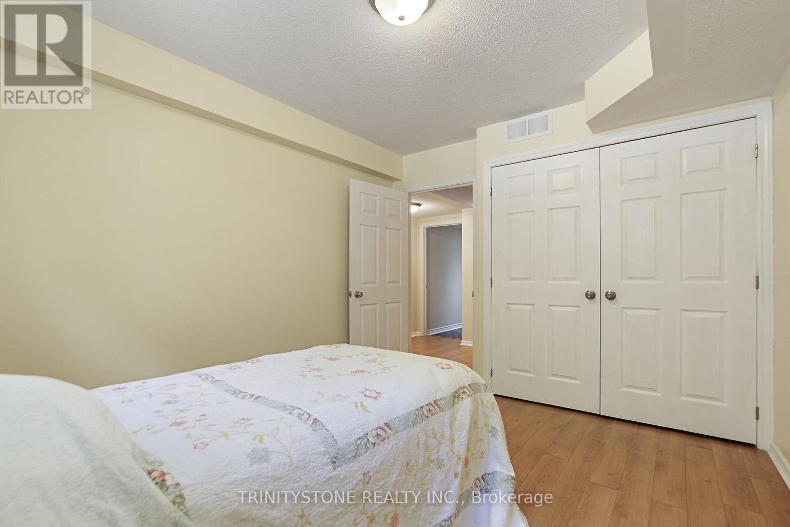 Photo 18 of 422 Statewood Drive, Ottawa ON