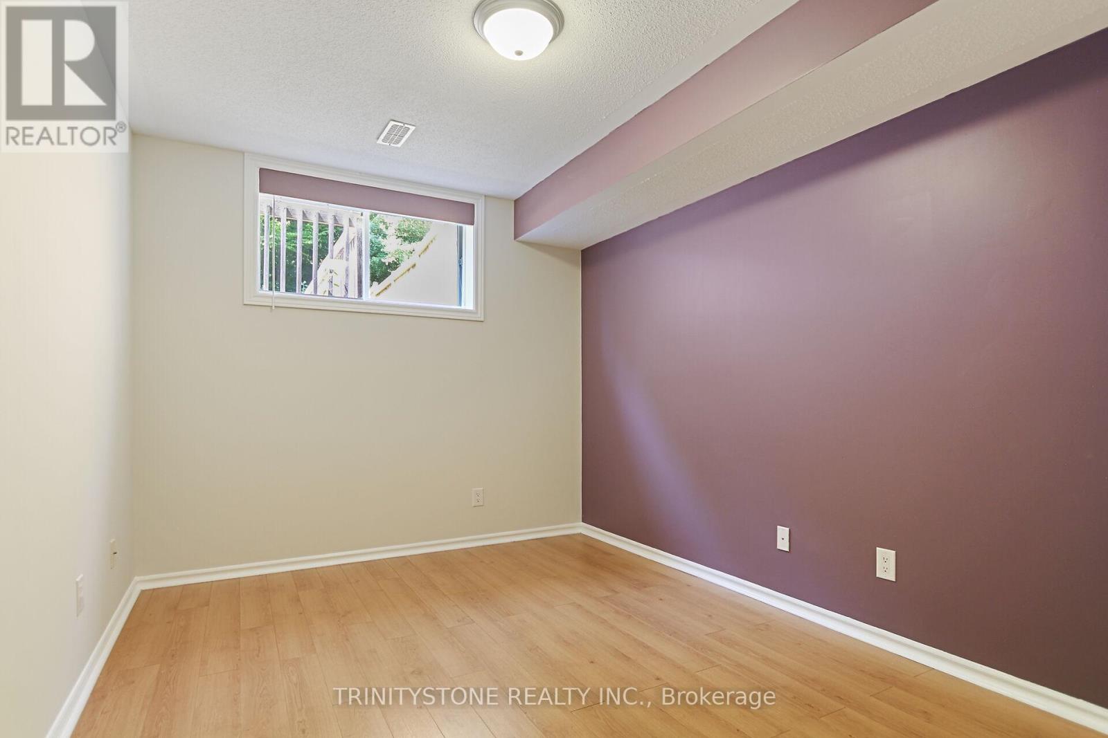 Photo 33 of 422 Statewood Drive, Ottawa ON