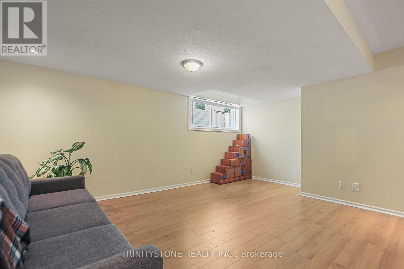 Photo 20 of 422 Statewood Drive, Ottawa ON