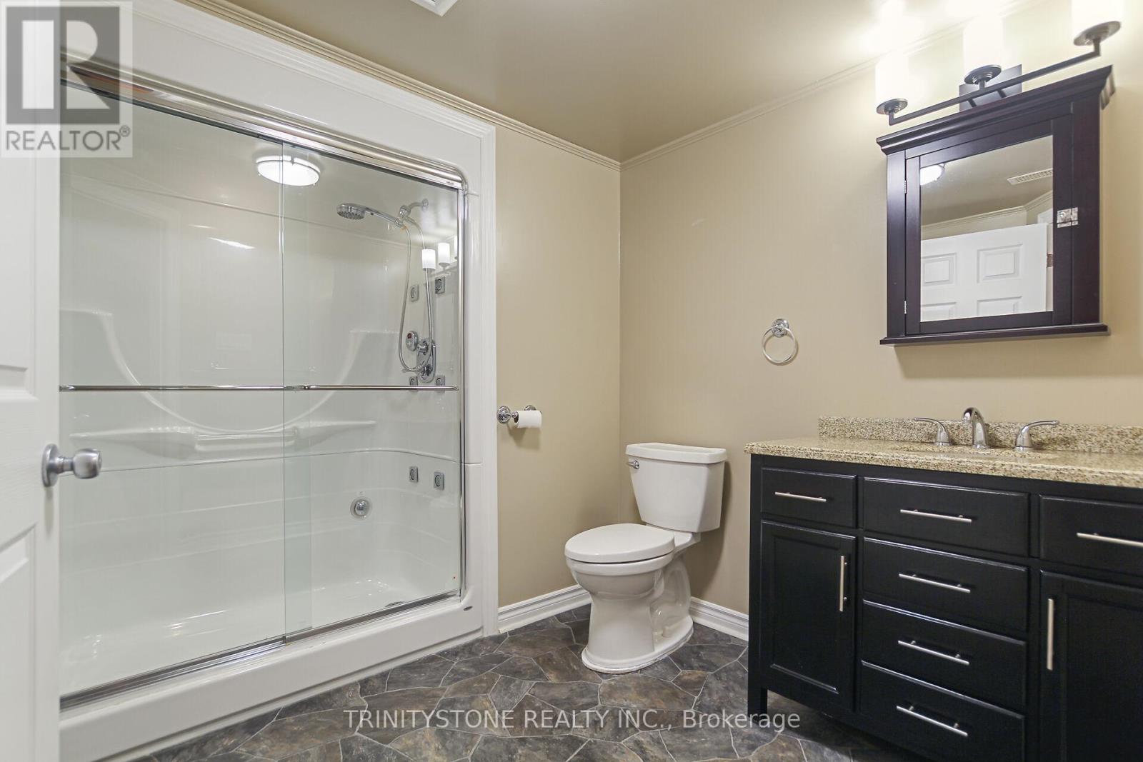 Photo 13 of 422 Statewood Drive, Ottawa ON