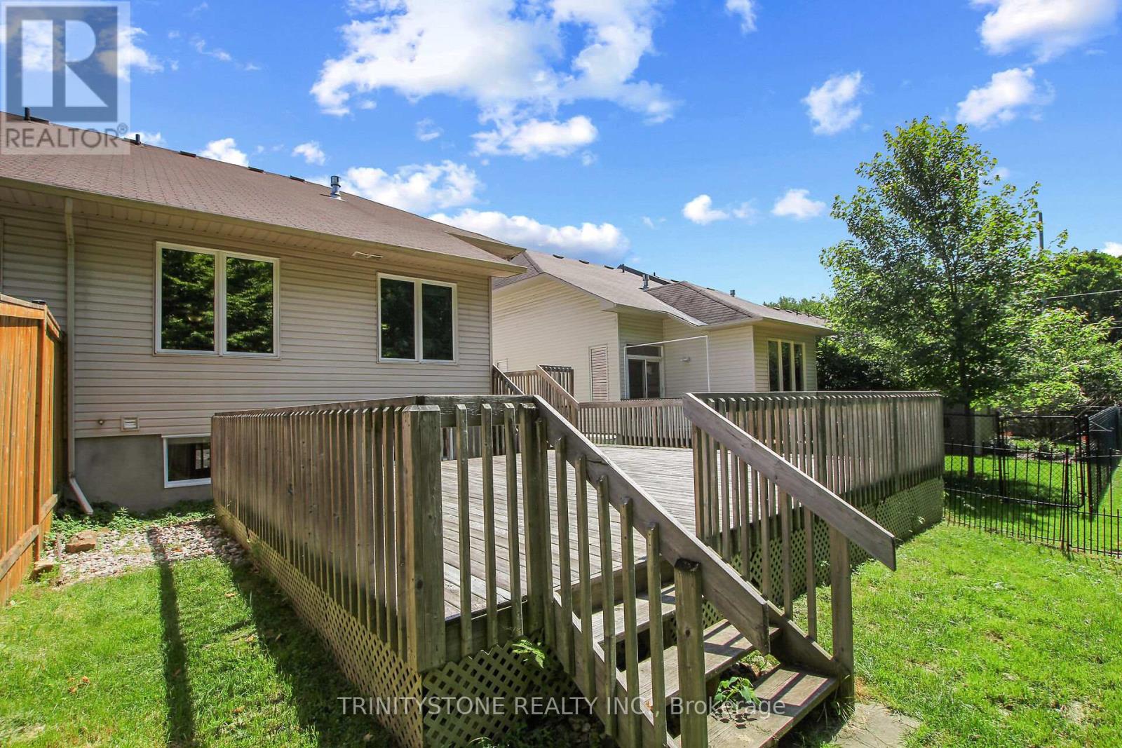 Photo 6 of 422 Statewood Drive, Ottawa ON