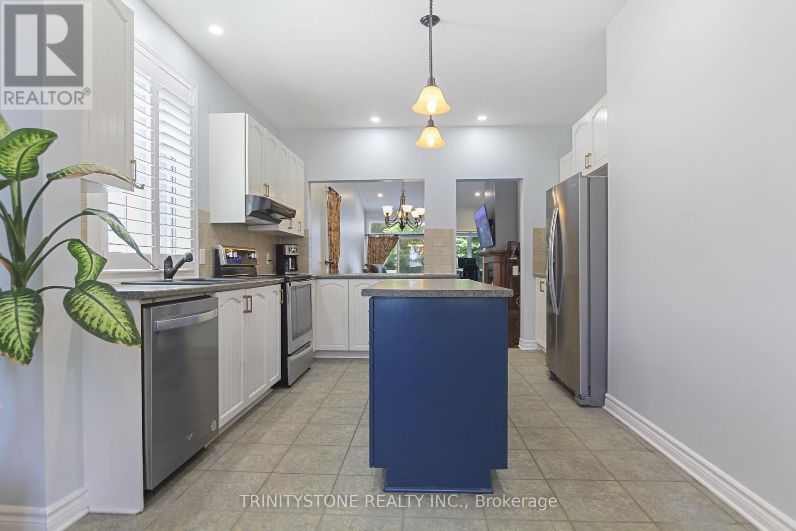 Photo 38 of 422 Statewood Drive, Ottawa ON
