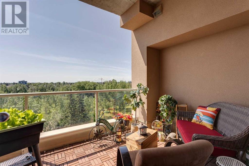 Single Family House for Sale in   Hemlock Crescent SW Spruce Cliff Calgary 