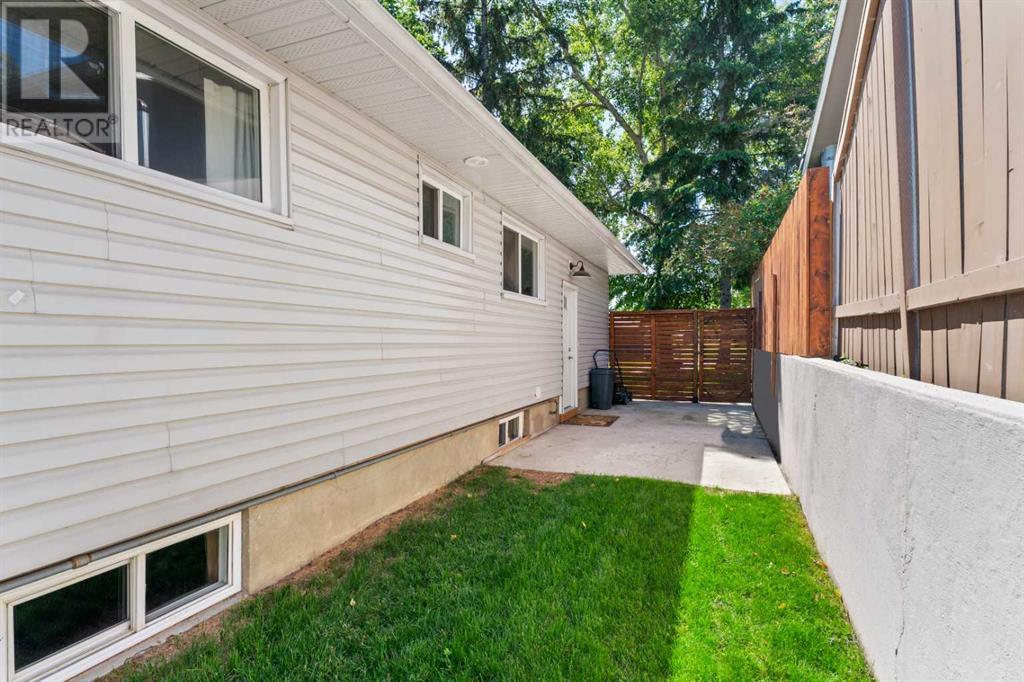 Single Family House Bungalow for Sale in  Haddon Road SW Haysboro Calgary 