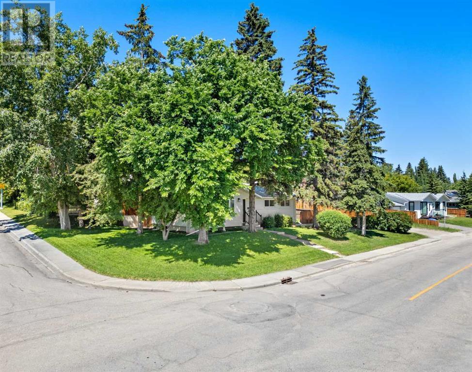 Single Family House Bungalow for Sale in  Haddon Road SW Haysboro Calgary 