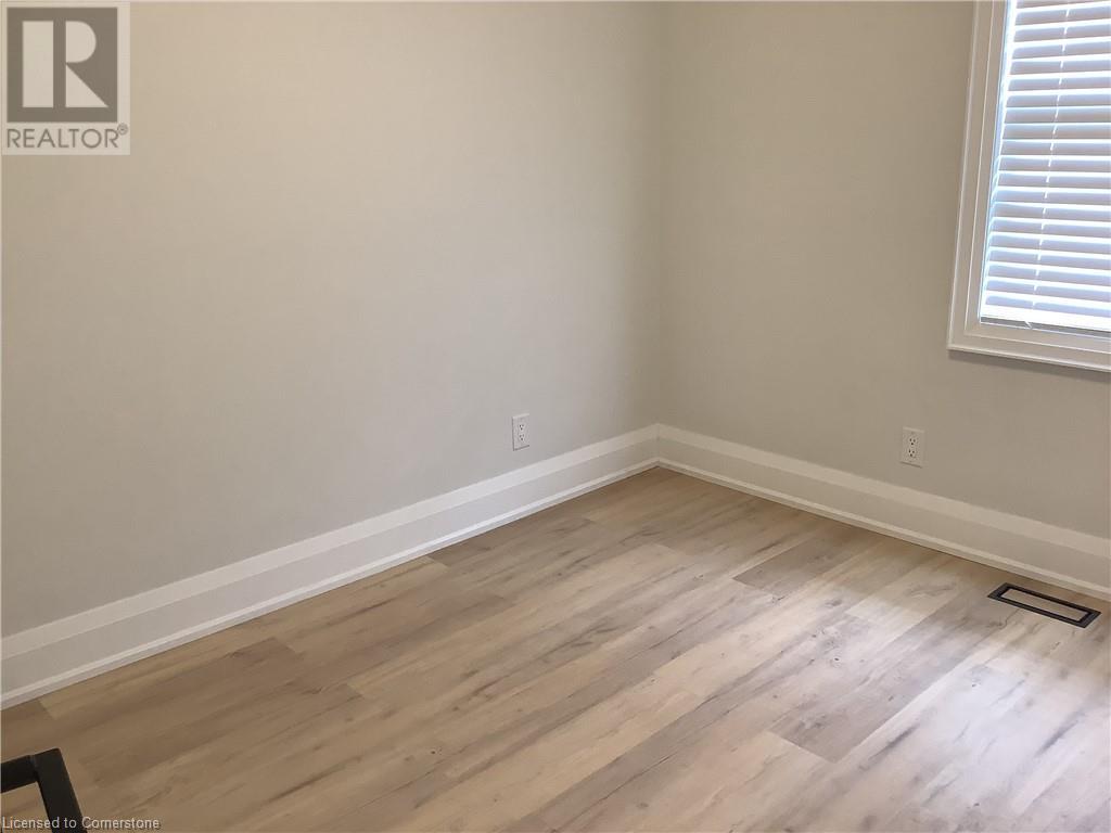 Photo 4 of 229 West 18th Street, Hamilton ON