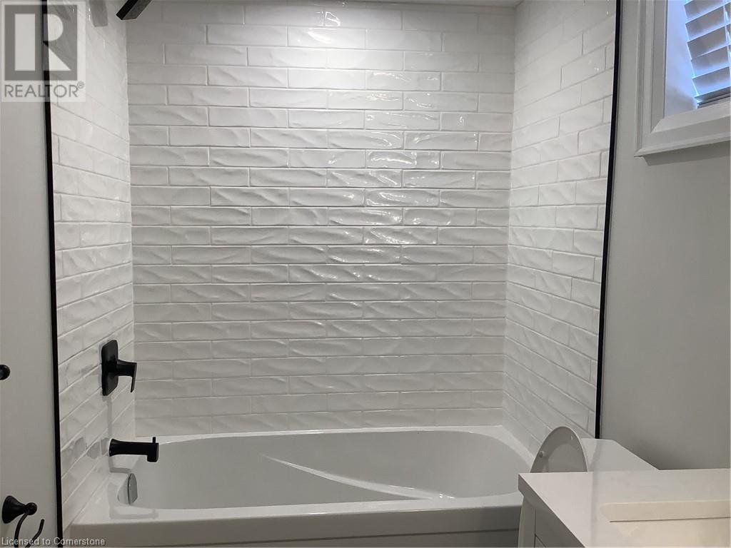 Photo 19 of 229 West 18th Street, Hamilton ON
