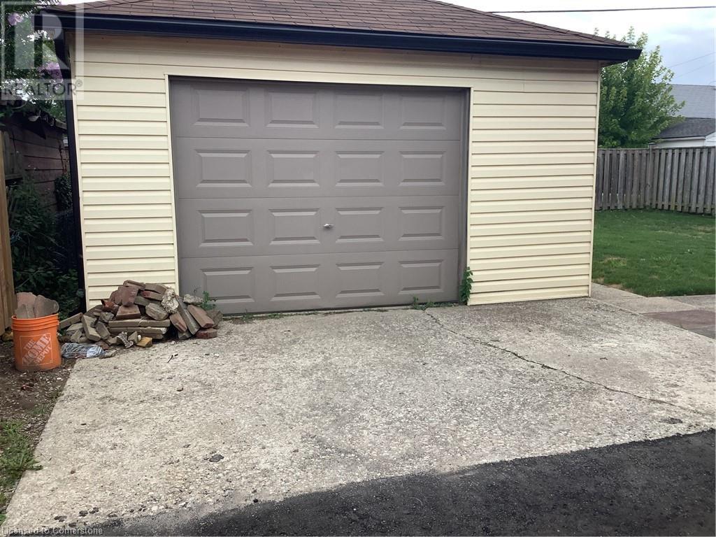 Photo 22 of 229 West 18th Street, Hamilton ON