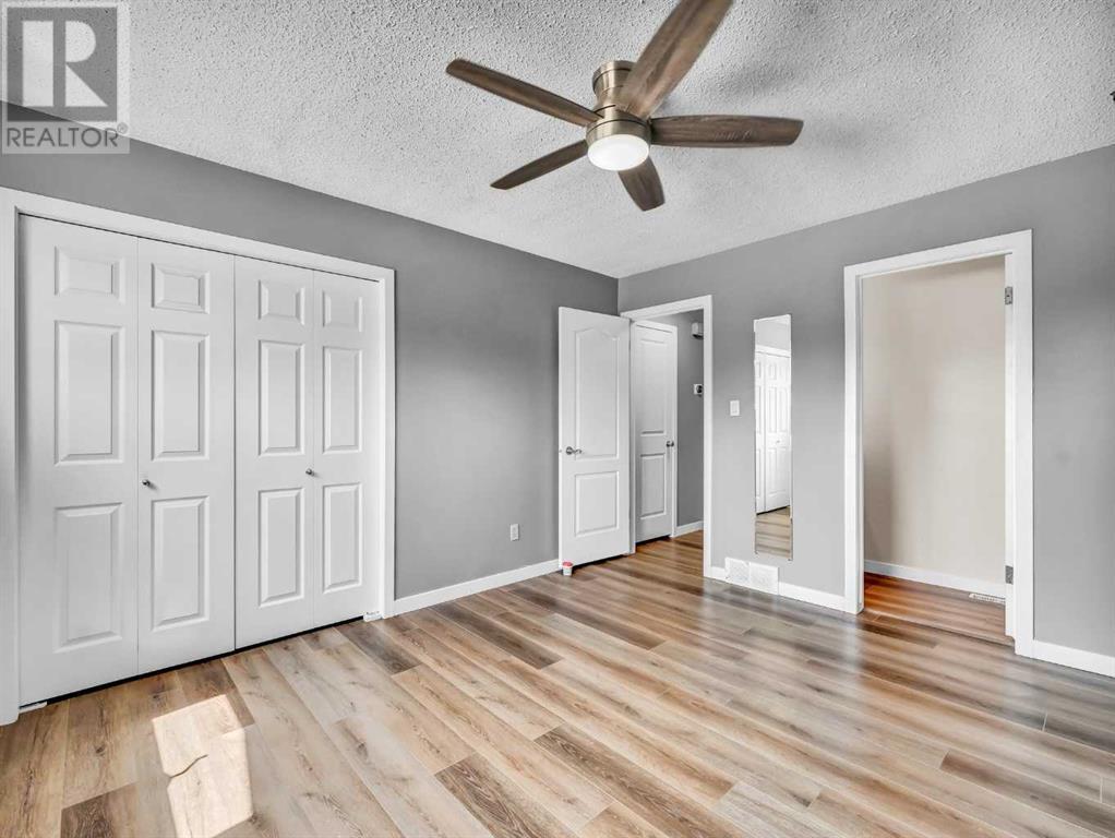 Single Family House Bi-level for Sale in  Iris Court SE Connaught Medicine Hat 