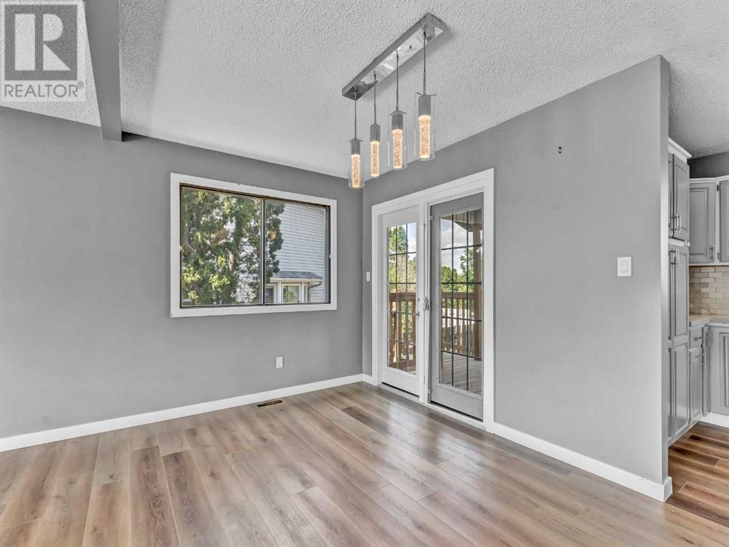 Single Family House Bi-level for Sale in  Iris Court SE Connaught Medicine Hat 