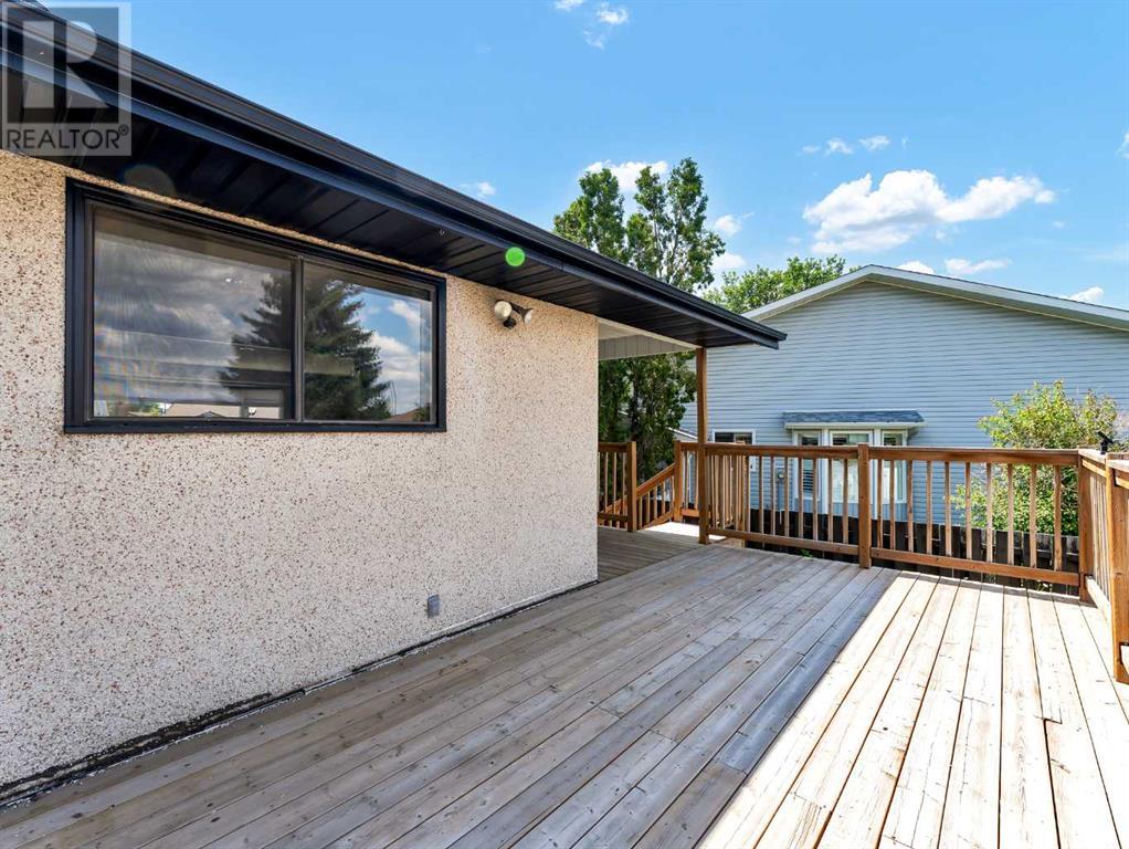 Single Family House Bi-level for Sale in  Iris Court SE Connaught Medicine Hat 