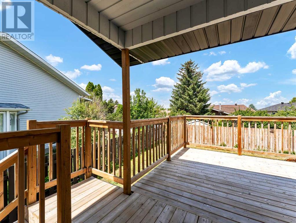 Single Family House Bi-level for Sale in  Iris Court SE Connaught Medicine Hat 