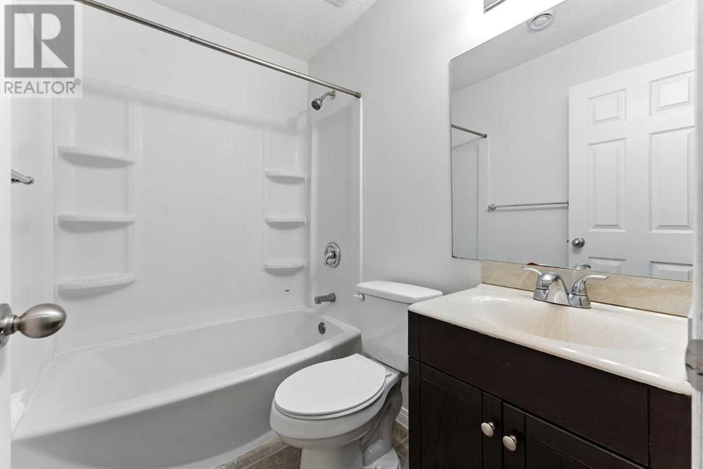 Single Family House for Sale in  Saddlelake Green NE Saddle Ridge Calgary 