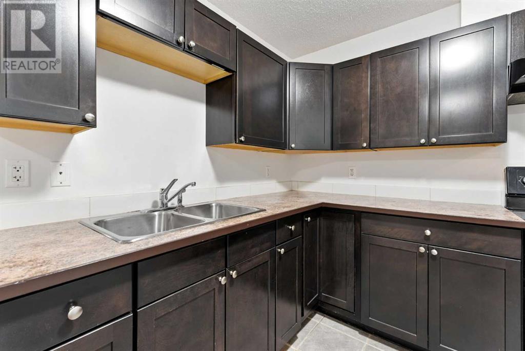 Single Family House for Sale in  Saddlelake Green NE Saddle Ridge Calgary 