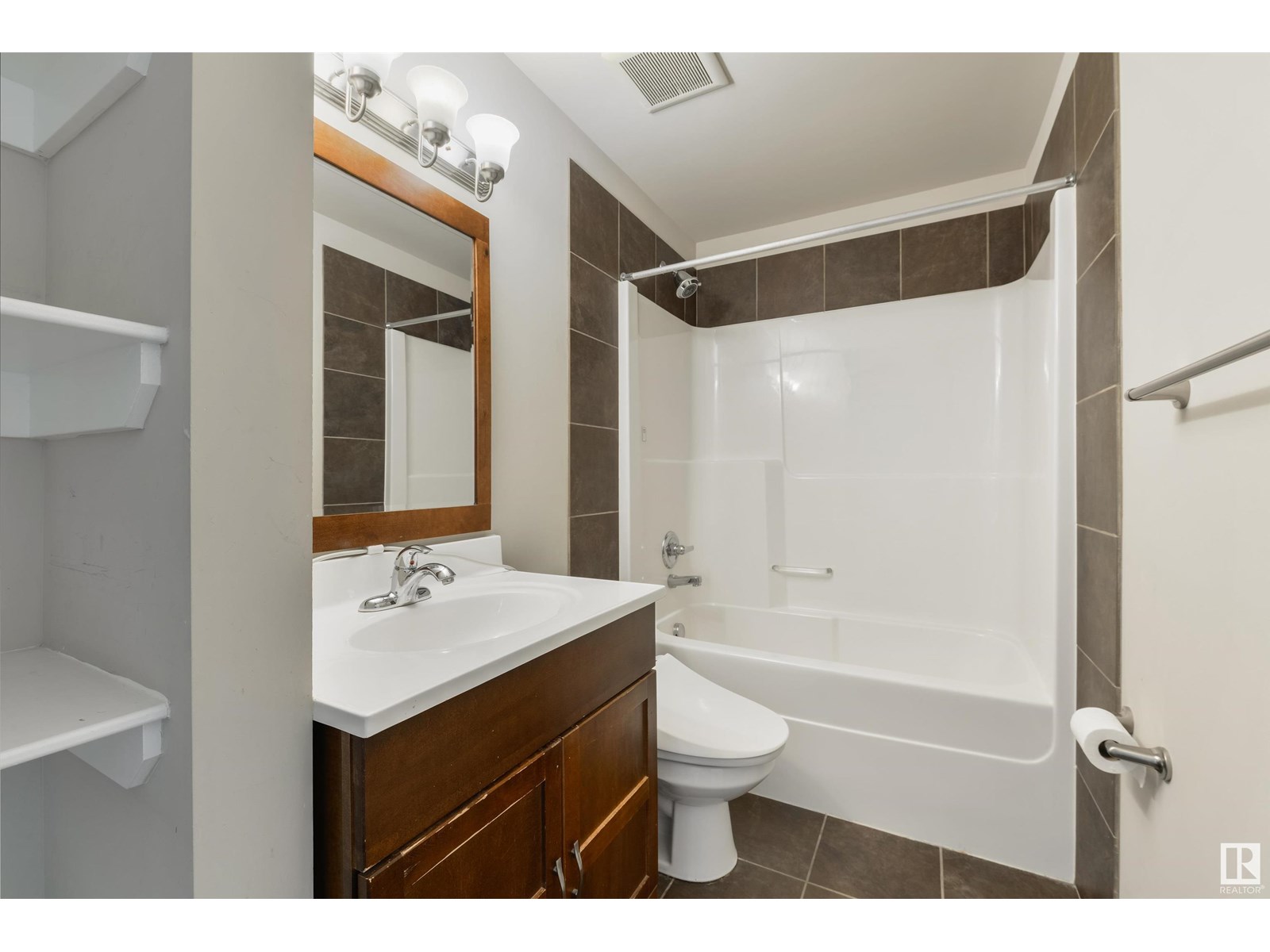 Photo 26 of 11216 67 St Nw, Edmonton AB