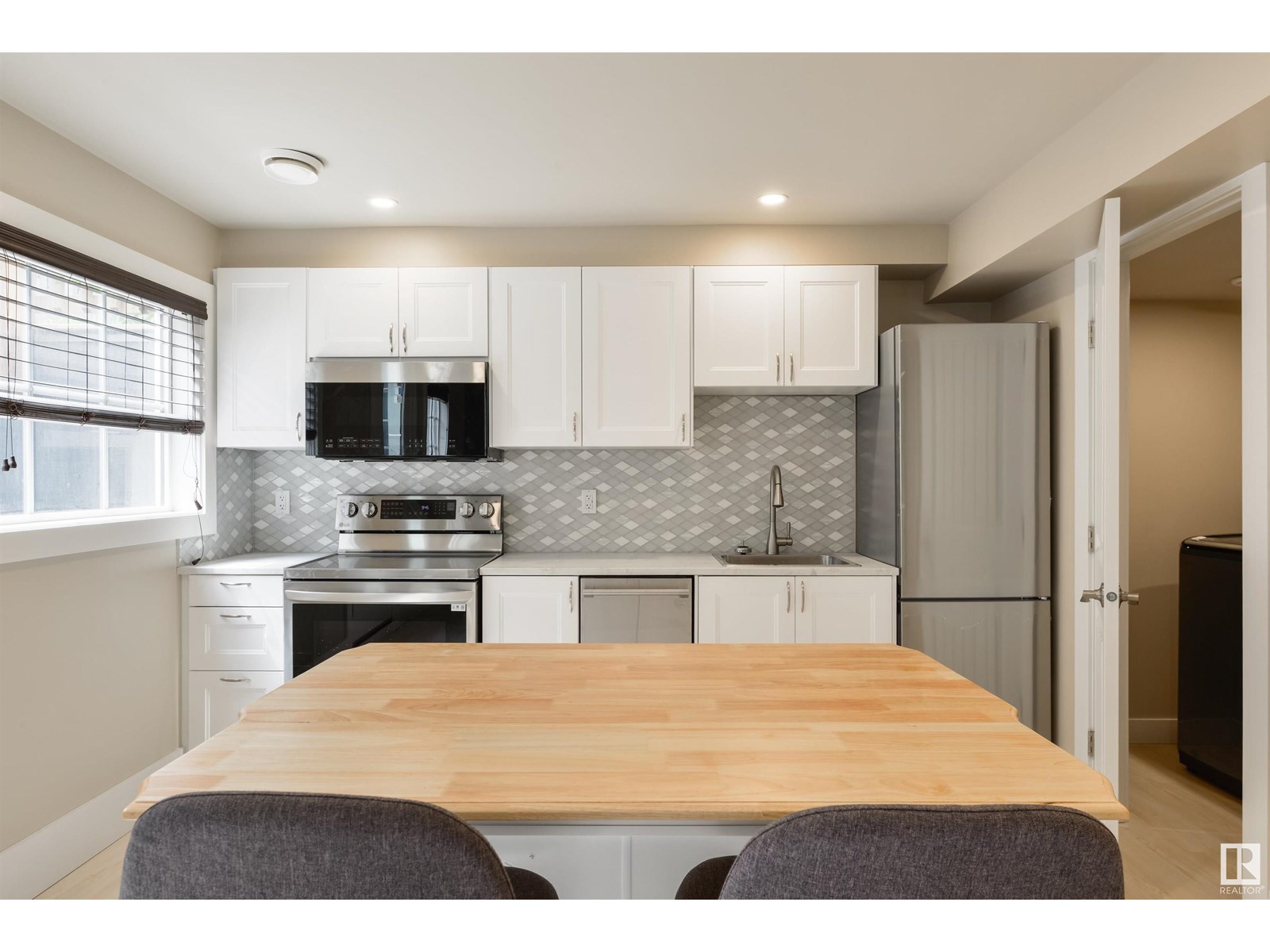 Photo 31 of 11216 67 St Nw, Edmonton AB