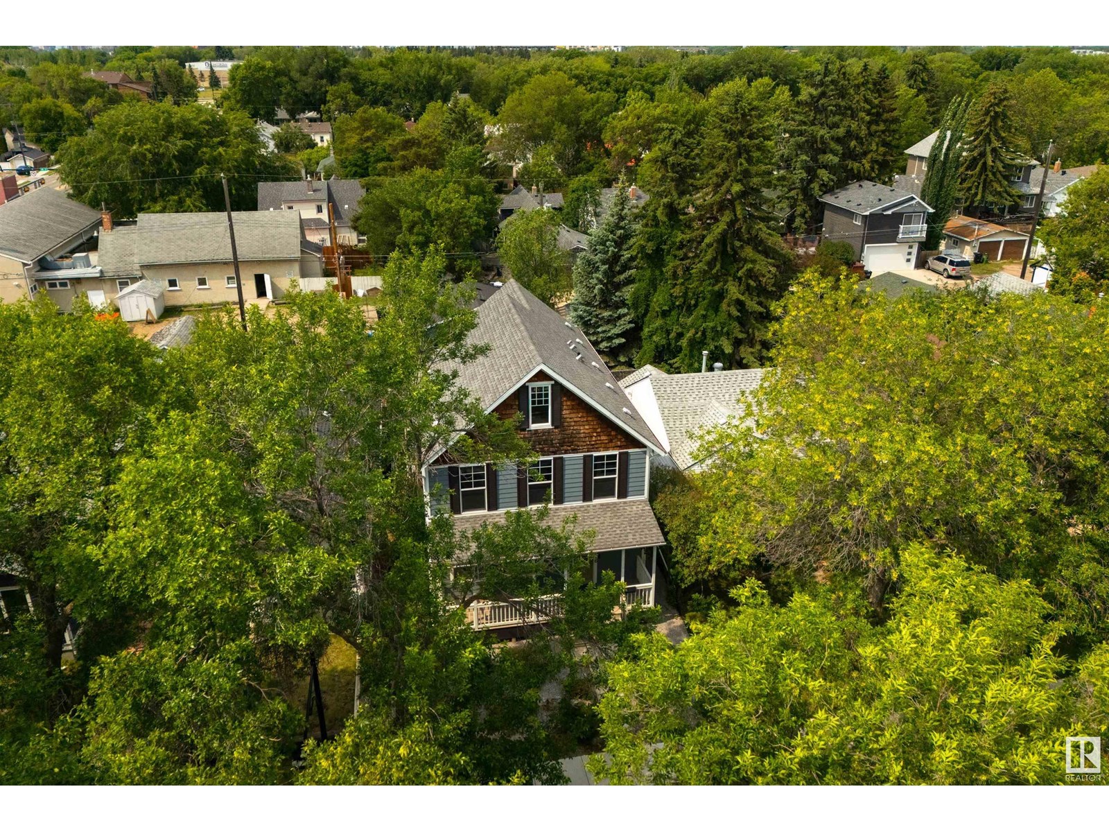 Photo 4 of 11216 67 St Nw, Edmonton AB