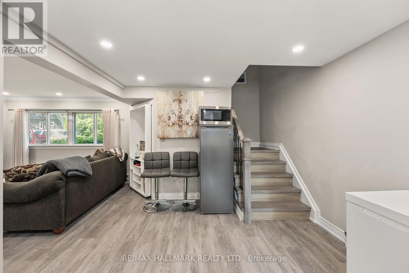 Photo 17 of 41 Shirlea Boulevard, Georgina ON