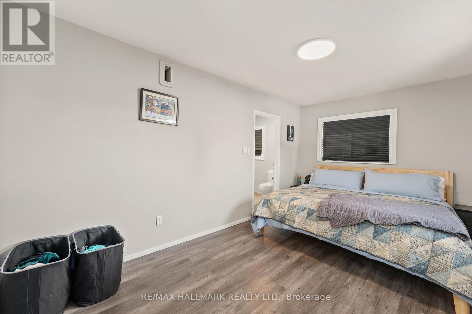 Photo 5 of 41 Shirlea Boulevard, Georgina ON