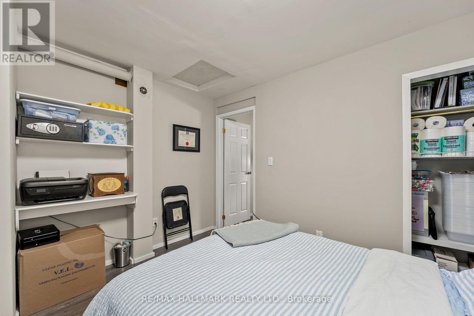 Photo 24 of 41 Shirlea Boulevard, Georgina ON