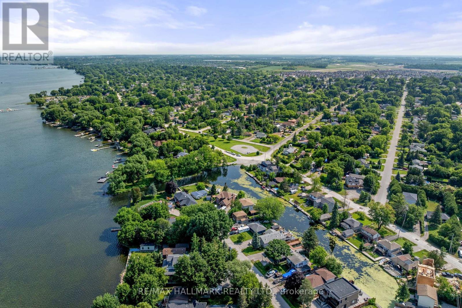 Photo 34 of 41 Shirlea Boulevard, Georgina ON