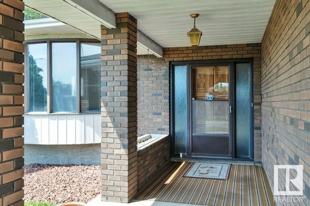 Photo 58 of 3520 103 Av Nw, Edmonton AB