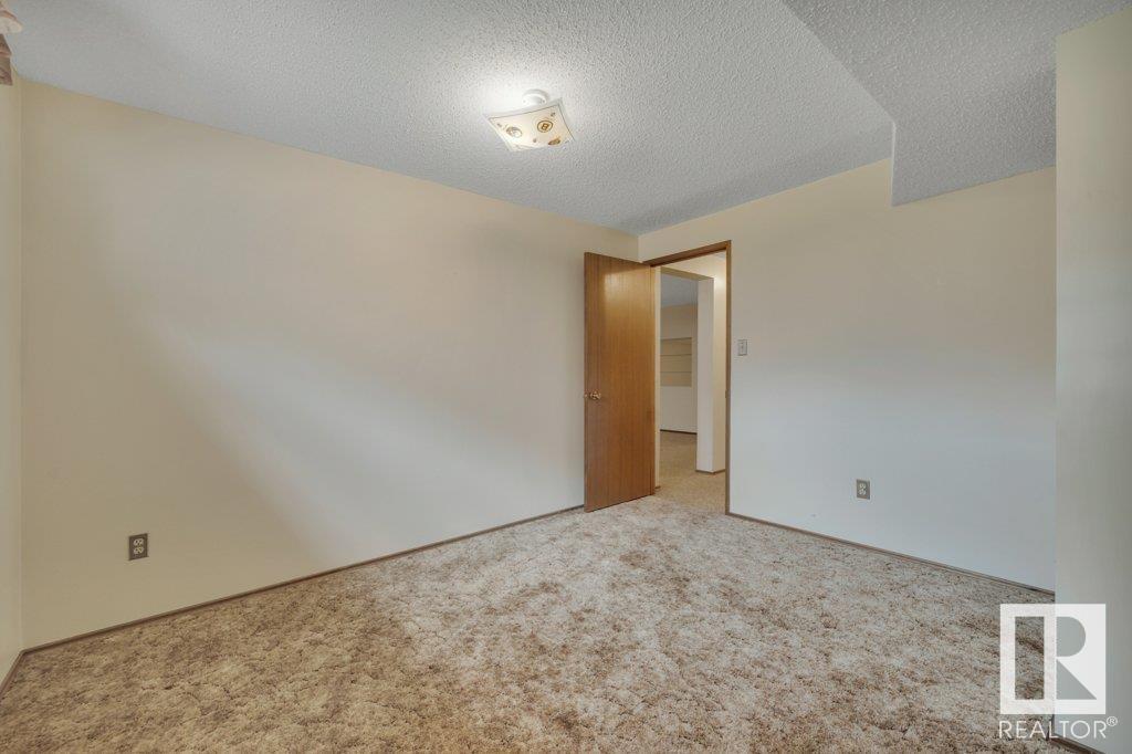 Photo 3 of 3520 103 Av Nw, Edmonton AB