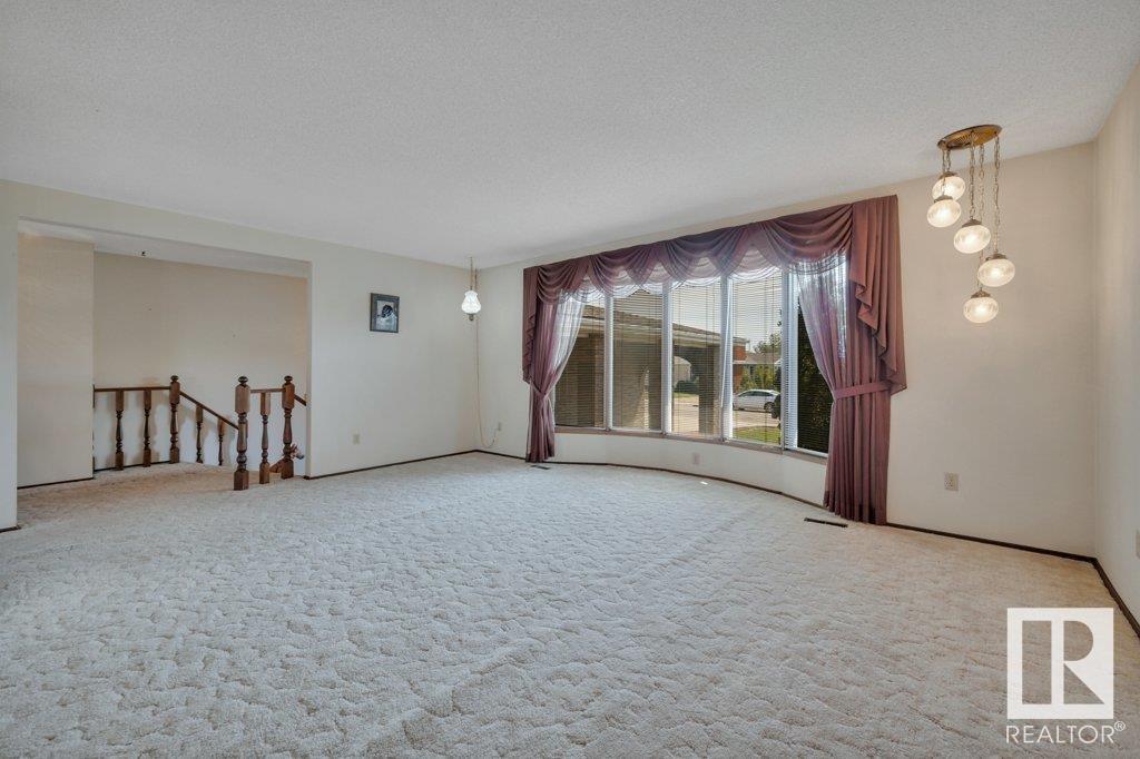 Photo 22 of 3520 103 Av Nw, Edmonton AB