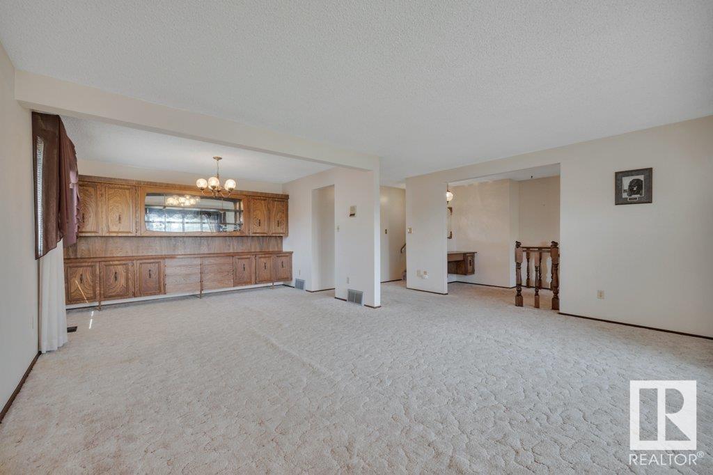 Photo 11 of 3520 103 Av Nw, Edmonton AB
