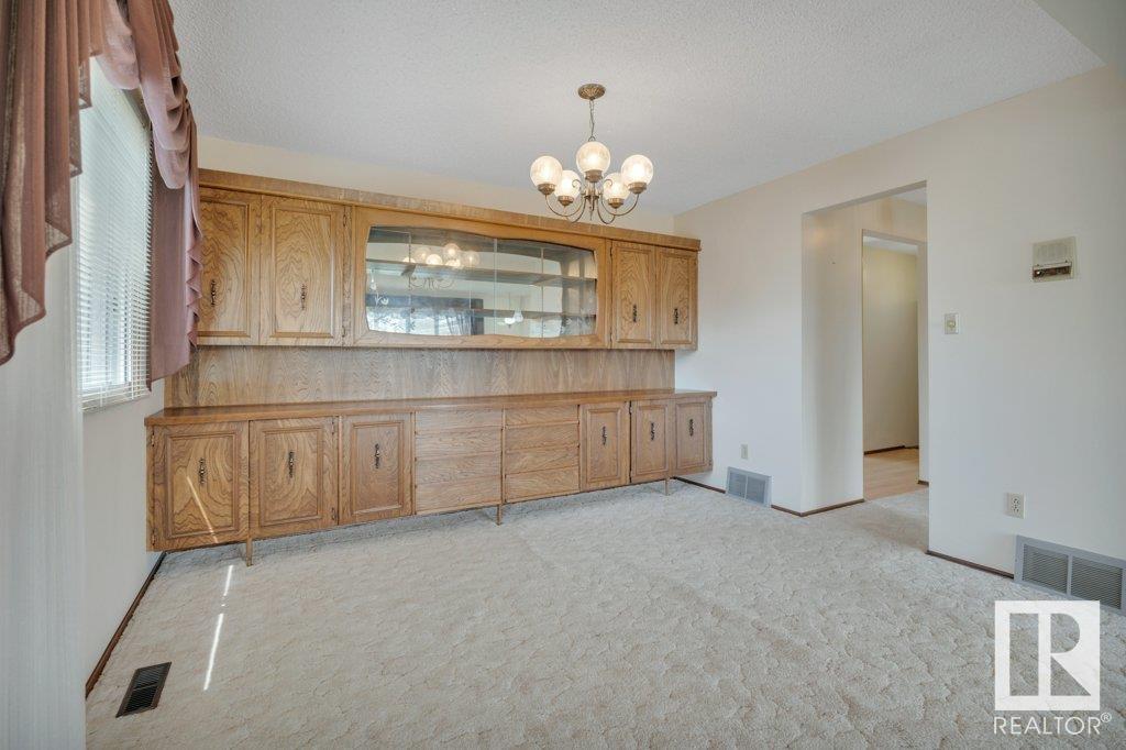 Photo 52 of 3520 103 Av Nw, Edmonton AB