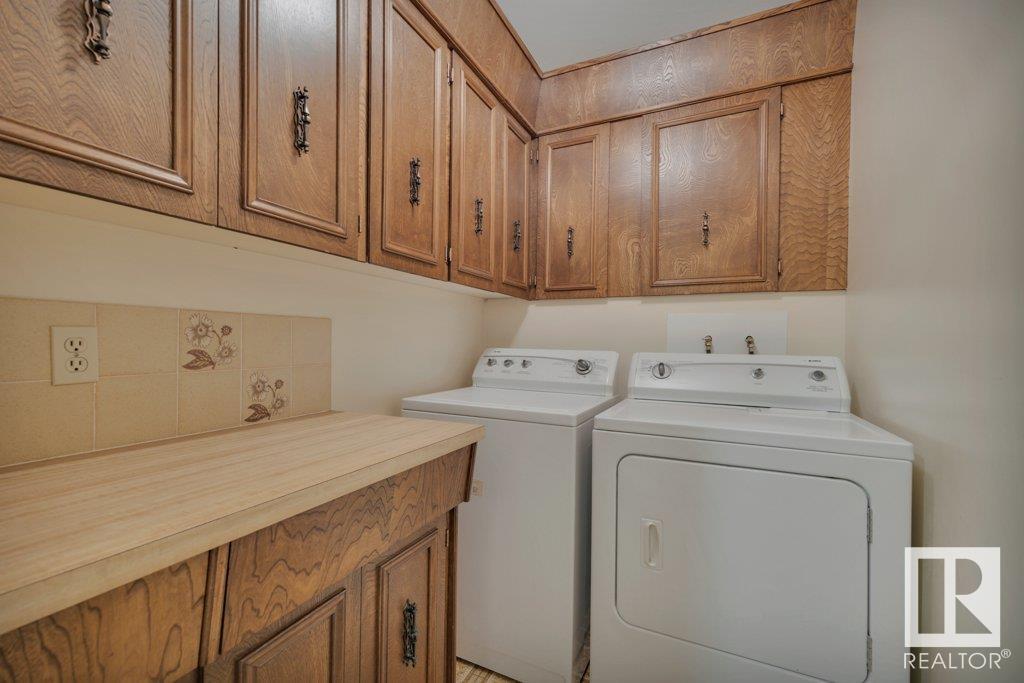 Photo 8 of 3520 103 Av Nw, Edmonton AB