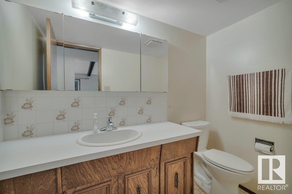 Photo 42 of 3520 103 Av Nw, Edmonton AB