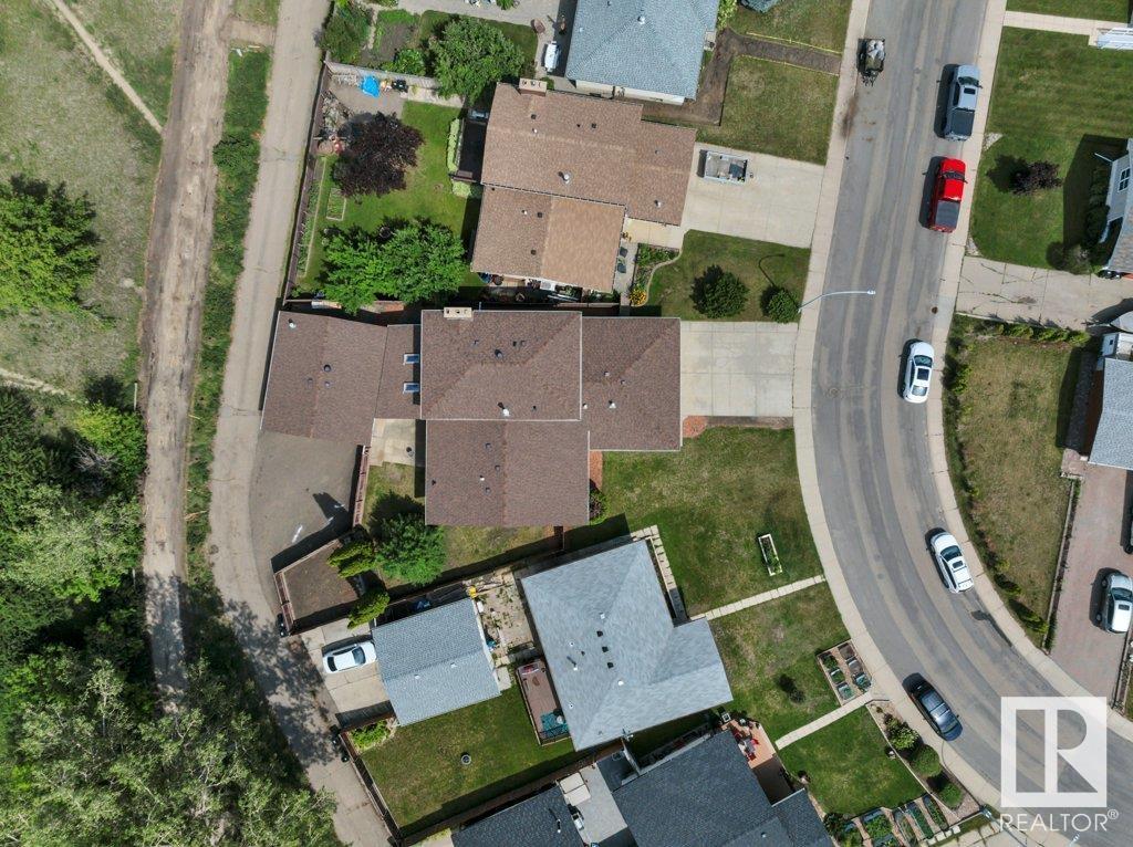 Photo 4 of 3520 103 Av Nw, Edmonton AB