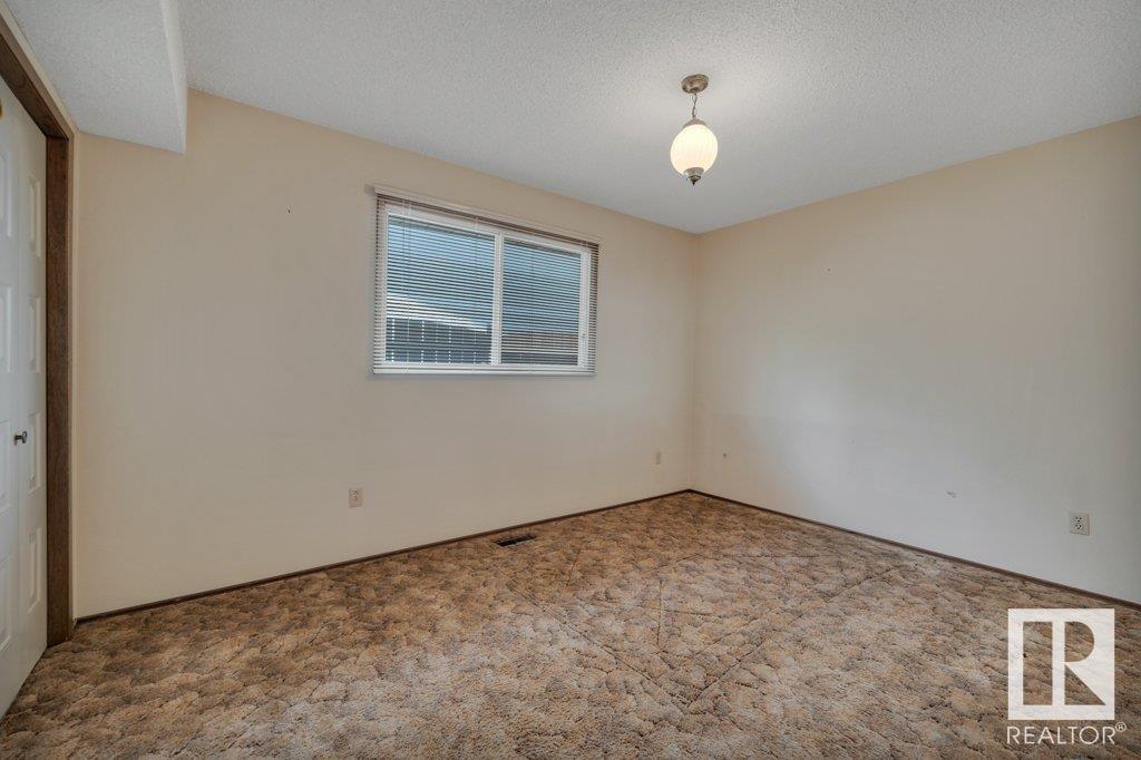 Photo 10 of 3520 103 Av Nw, Edmonton AB