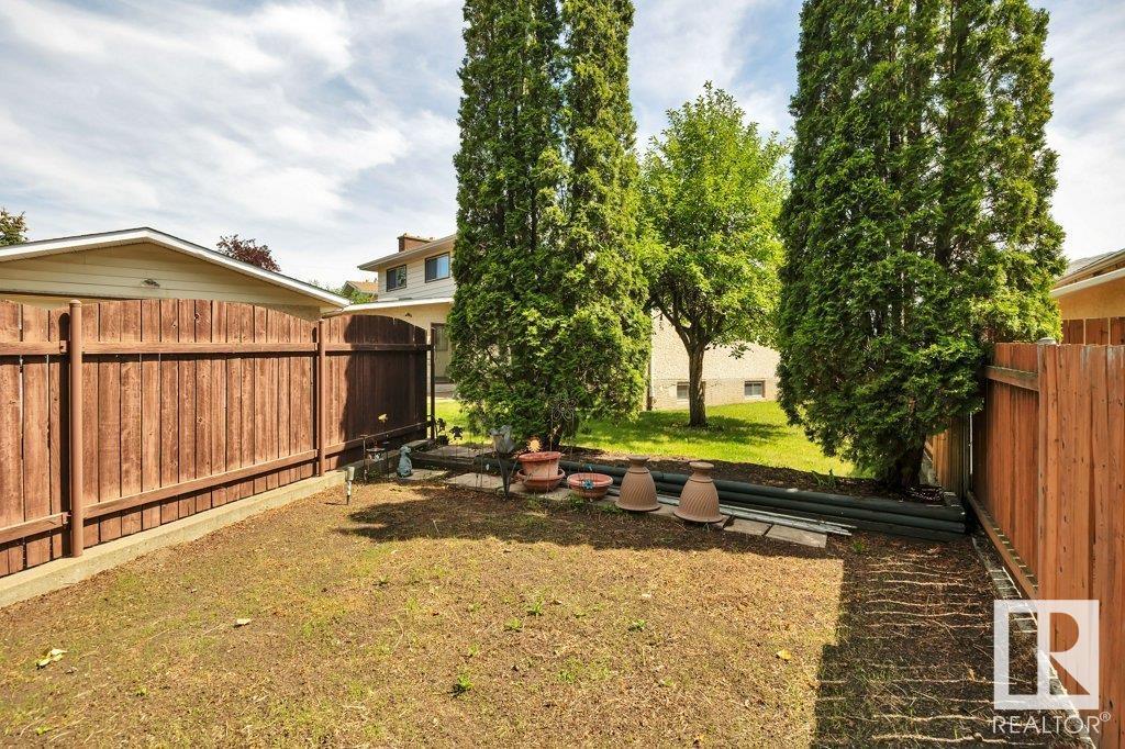 Photo 63 of 3520 103 Av Nw, Edmonton AB