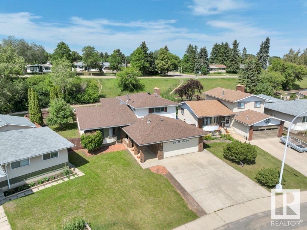 Photo 62 of 3520 103 Av Nw, Edmonton AB