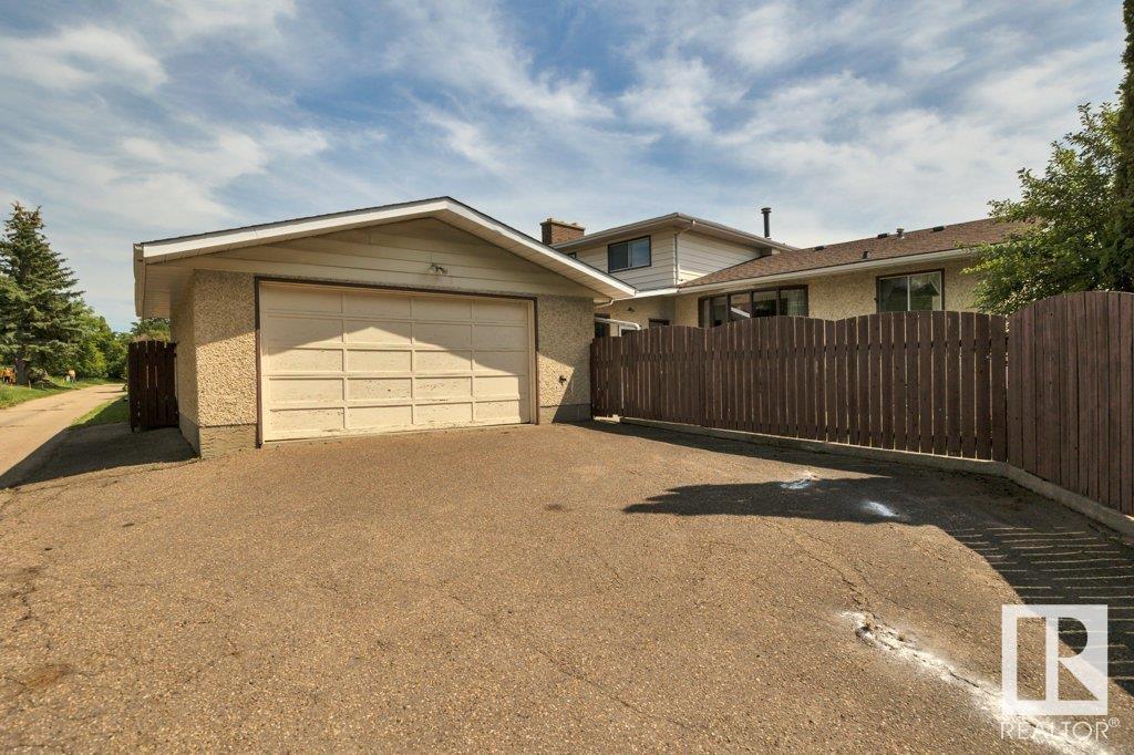 Photo 30 of 3520 103 Av Nw, Edmonton AB