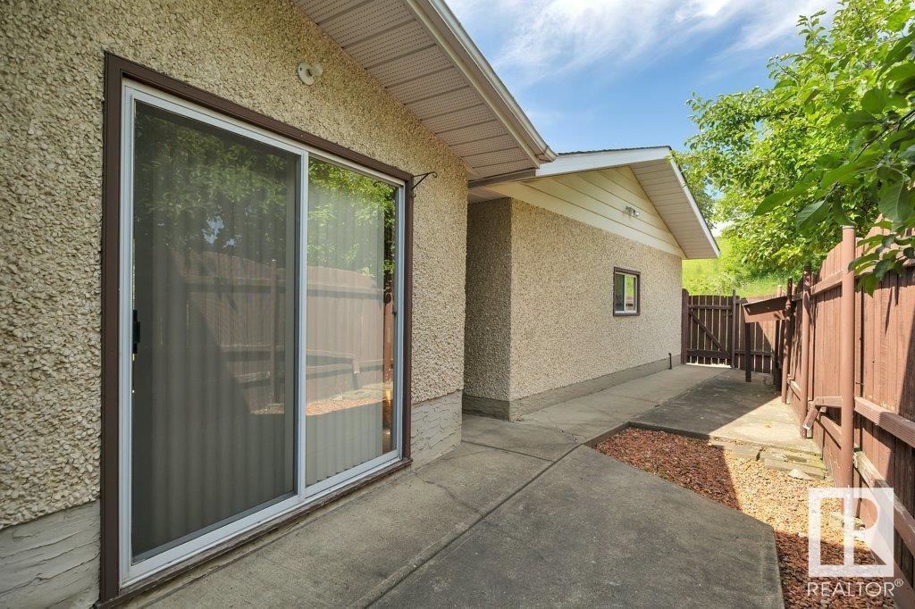 Photo 28 of 3520 103 Av Nw, Edmonton AB