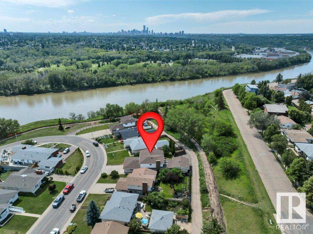 Photo 39 of 3520 103 Av Nw, Edmonton AB