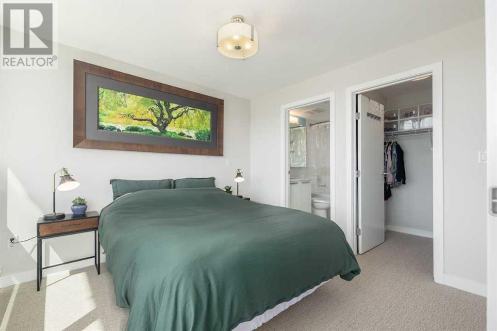 Single Family House for Sale in    Avenue NW Hillhurst Calgary 