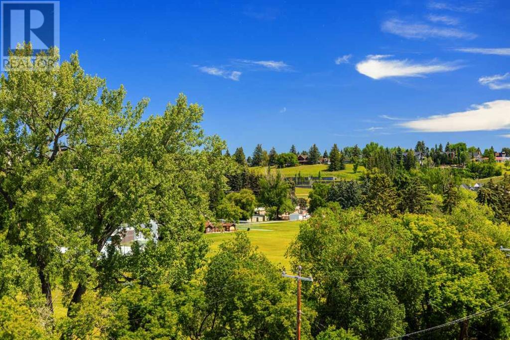 Single Family House for Sale in    Avenue NW Hillhurst Calgary 
