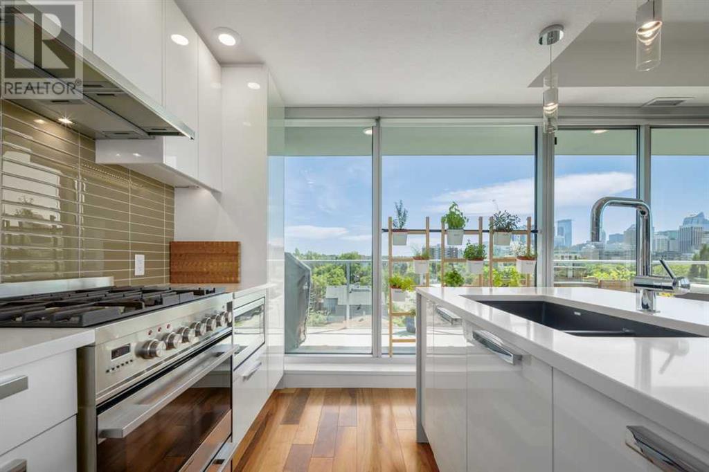 Single Family House for Sale in    Avenue NW Hillhurst Calgary 