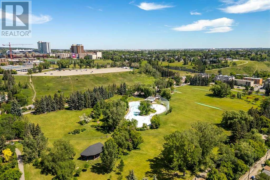 Single Family House for Sale in    Avenue NW Hillhurst Calgary 