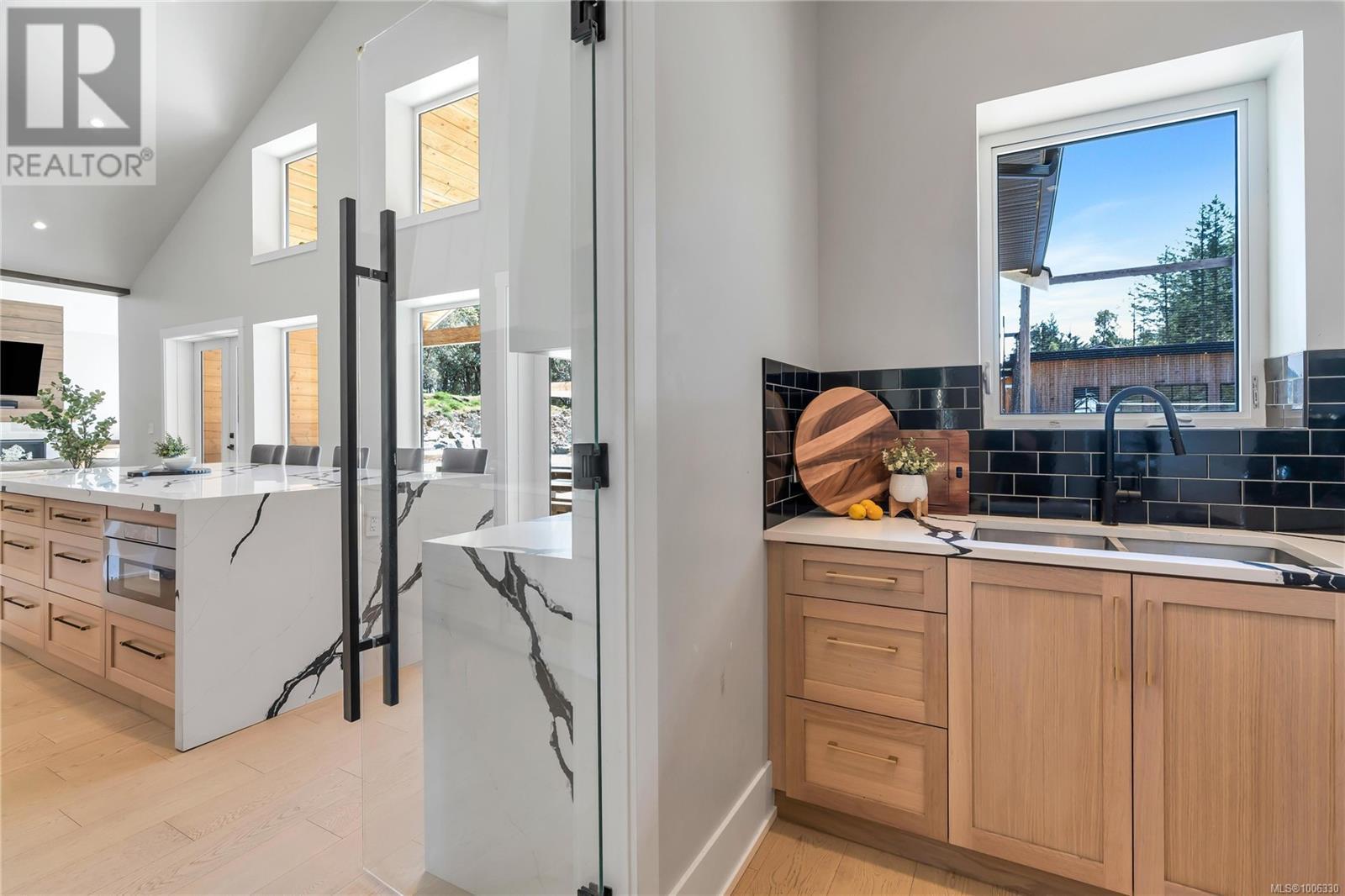  6707 Willis Point Road, Central Saanich