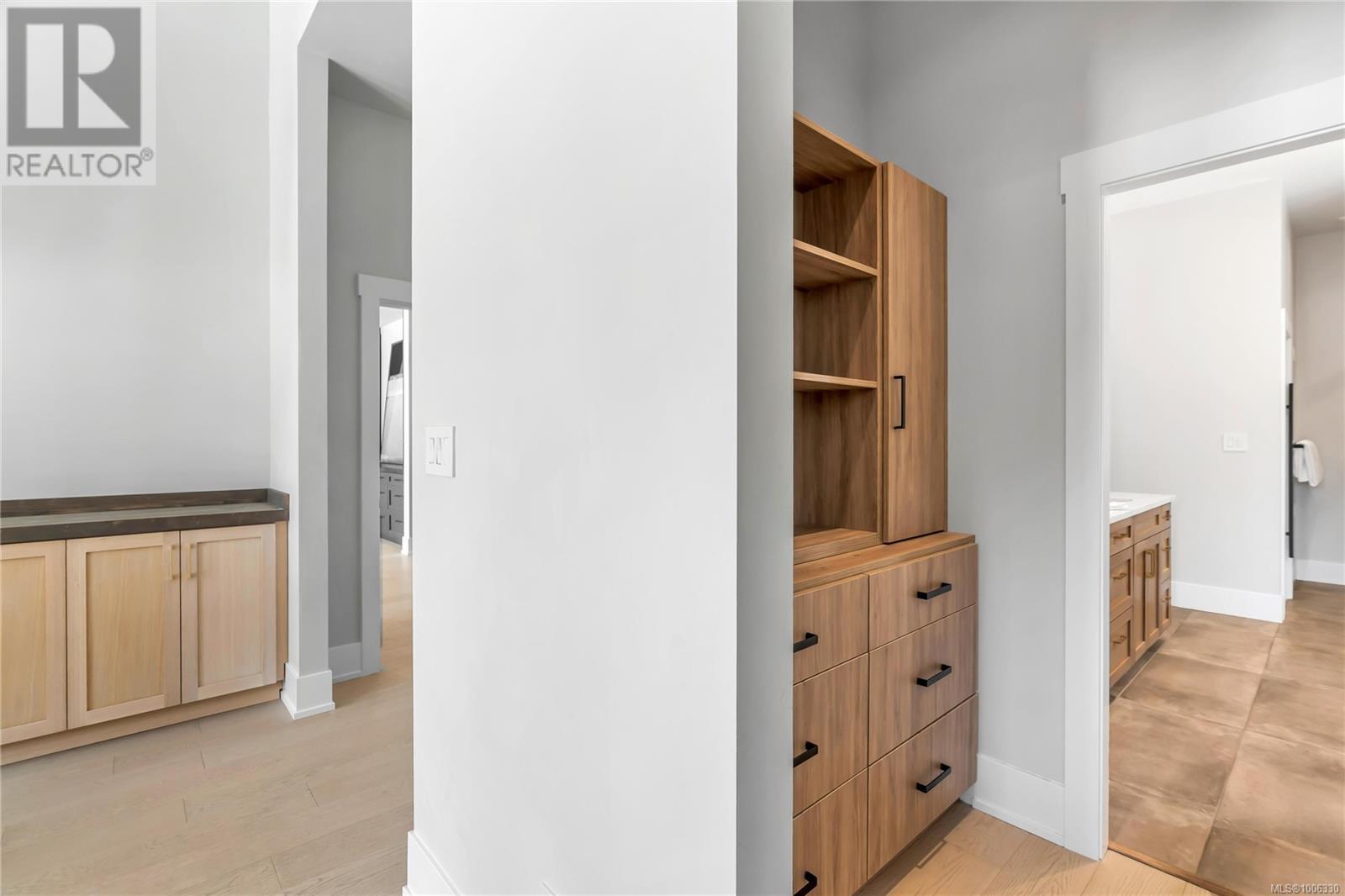  6707 Willis Point Road, Central Saanich